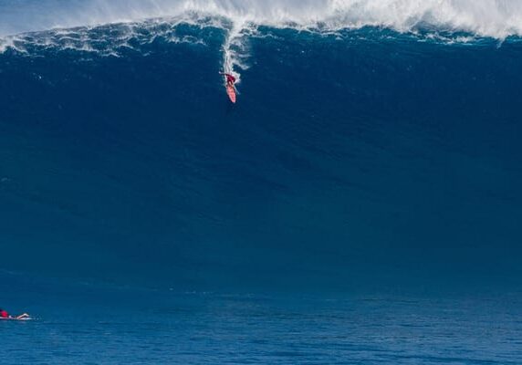 "Giant Surf